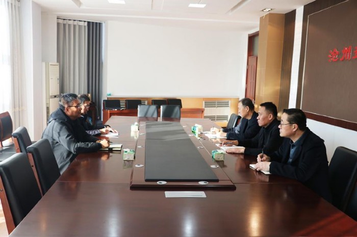 劉建軍主持召開(kāi)駐村工作會(huì)議